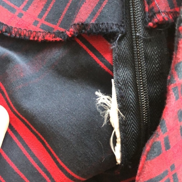 Old Navy Red and Navy Pencil Skirt - Picture 6 of 6